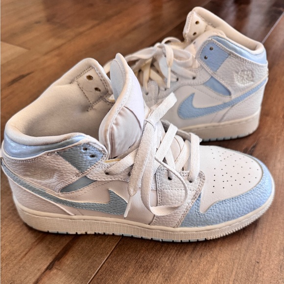 Jordan 1’s Hand Painted White and Blue Sneakers - Picture 4 of 8